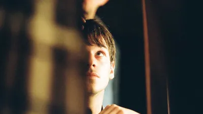 Alt Tarafı Dünyanın Sonu izle